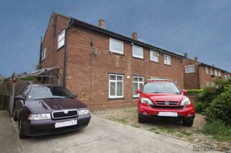 3 bedroom, Semi-detached House house..