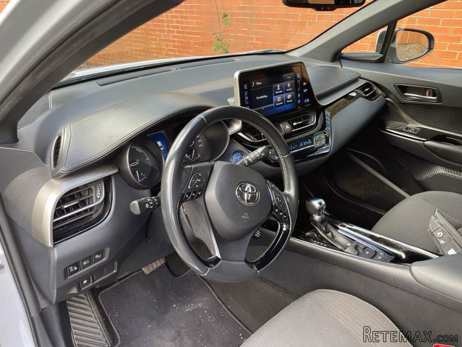 Toyota CH-R Hybrid - 9