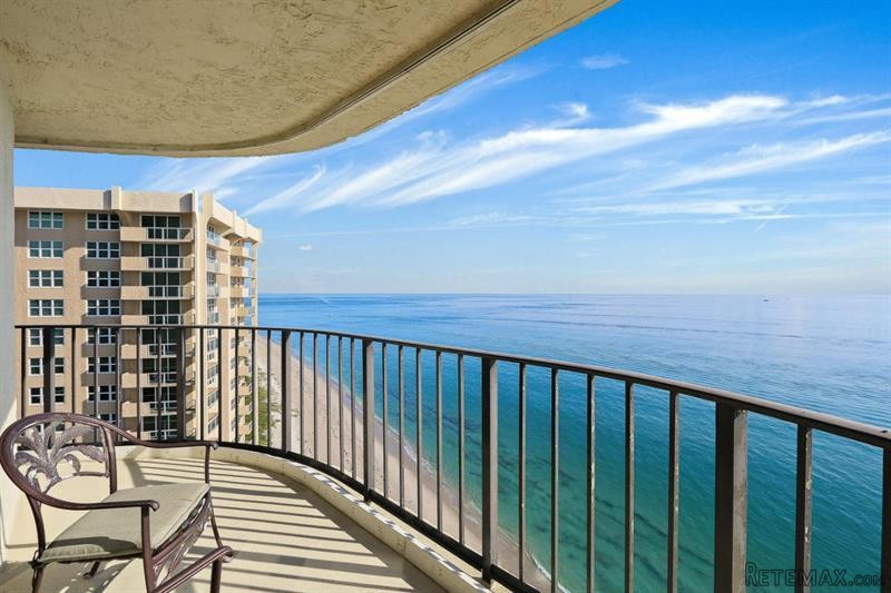2 bedroom Residence For Sale: Singer..