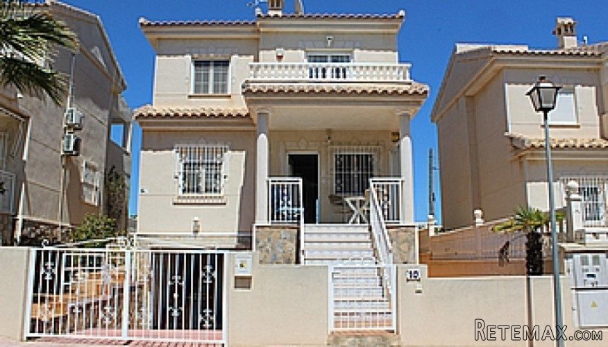 3 Bed Detached Villa within Select Area of MIrador..