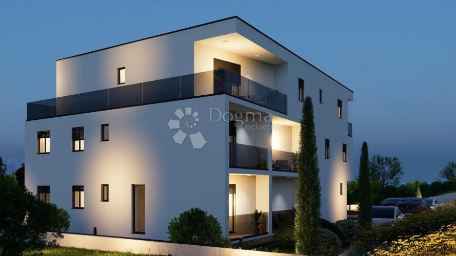 NOVOGRADJA KAŠTELA S5