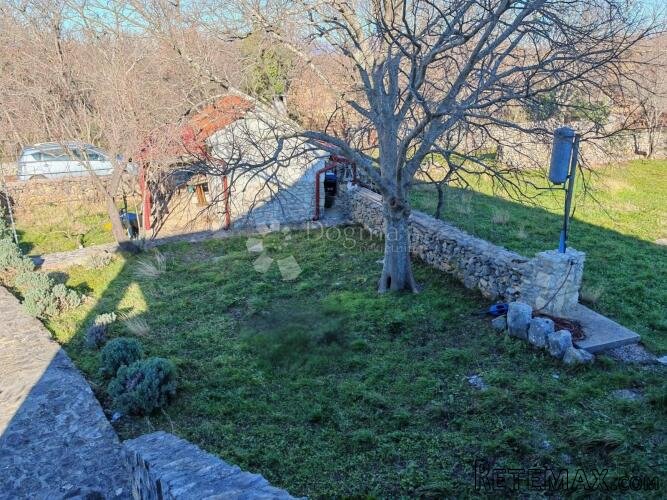 Stan u kamenoj kući sa dvorištem - 2