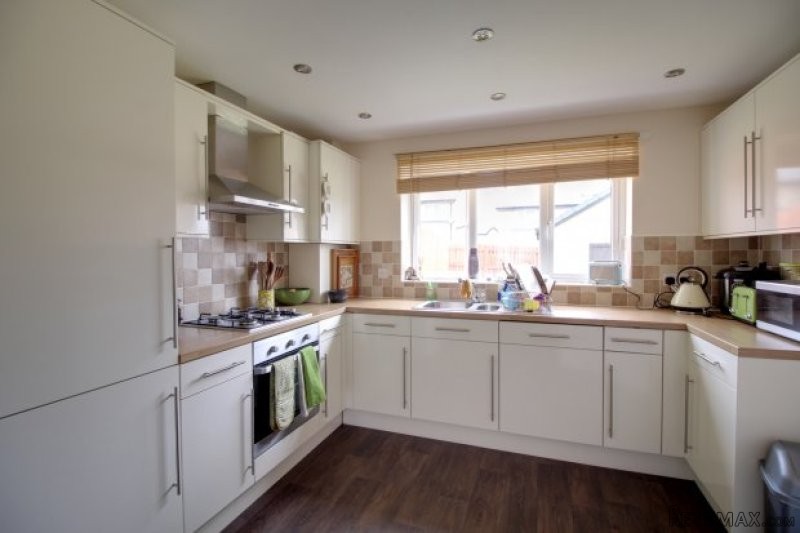 4 bedroom, Detached House house for sale - 2