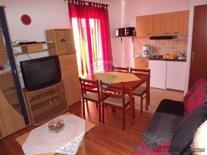 Apartmanska zgrada u blizini Brijunske rivjere - 4