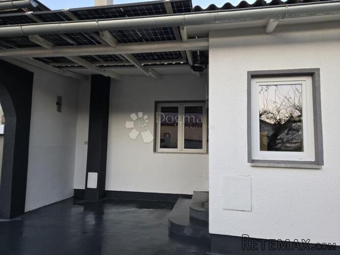 Kuća u nizu sa solarnom elektranom - 3