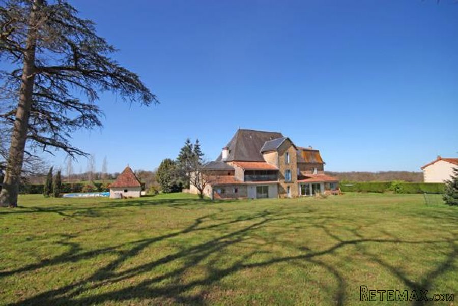 Pressac (86) - Beautiful manoir with heated pool, large barn.. - 3