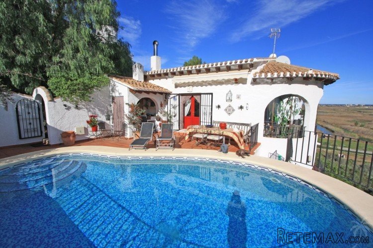 Well priced villa for sale with views to the mountain and.. - 3