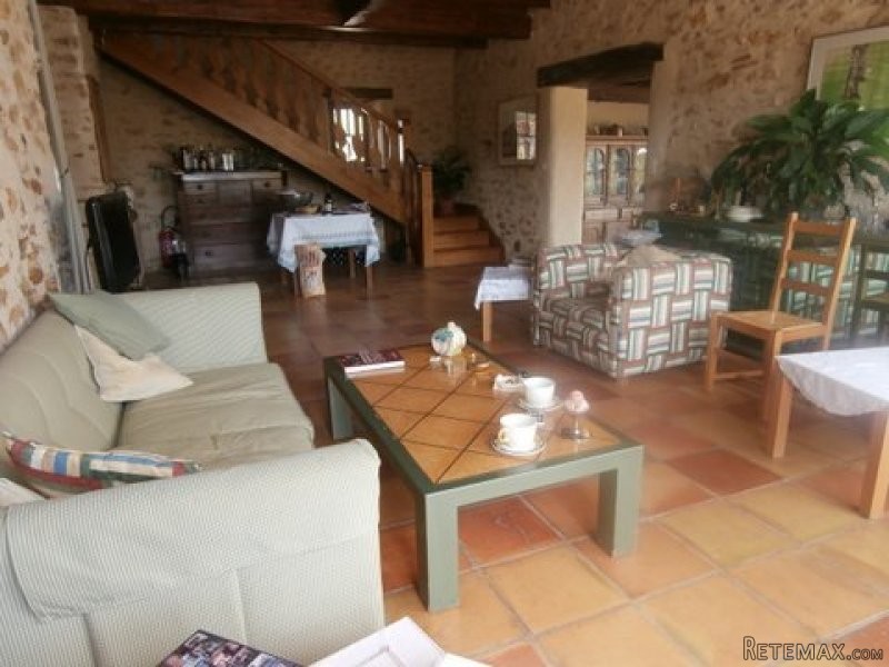 Beautifully Renovated 5 Bedroom Village.. - 2