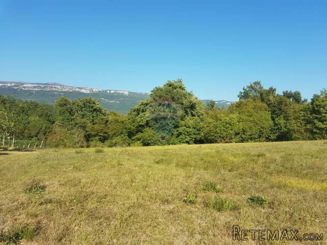 Građevinsko zemljište s pogledom na Učku - 2