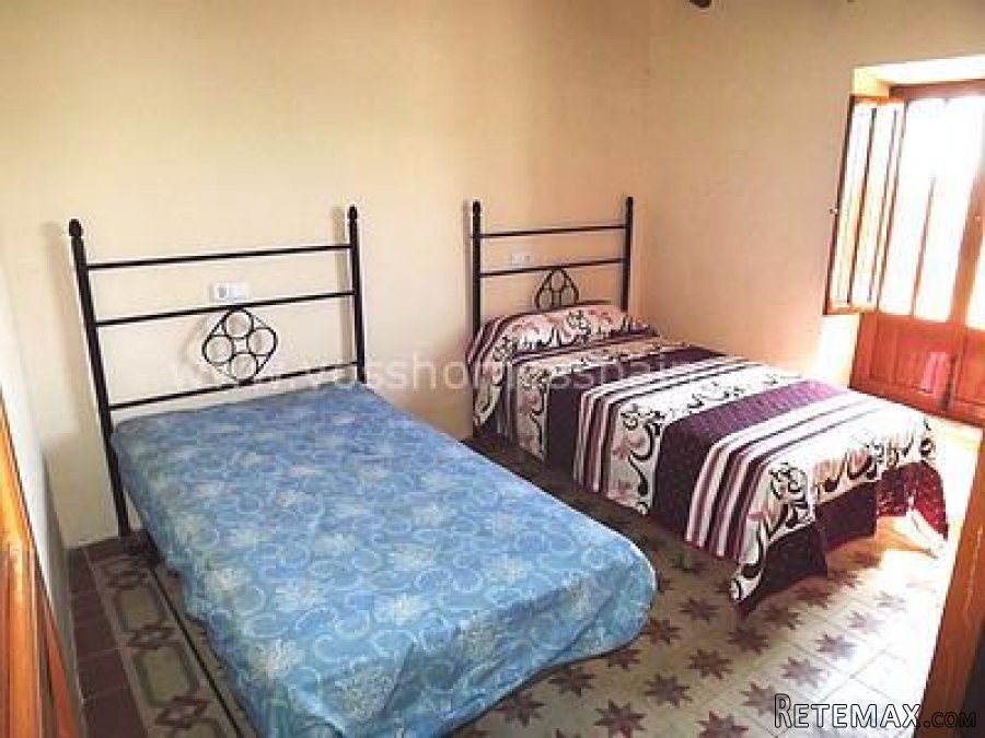 Large 4 bedroom, 2 bathroom, semi detached village house.. - 6