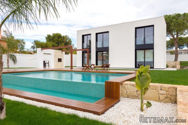 DetachedVilla Property Type: &nbsp;4 Bedrooms..