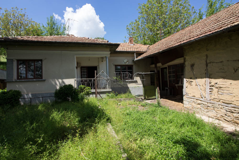 House with big stone-built barn near.. - 2