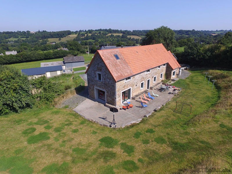 Well Renovated Stone House With Garden..