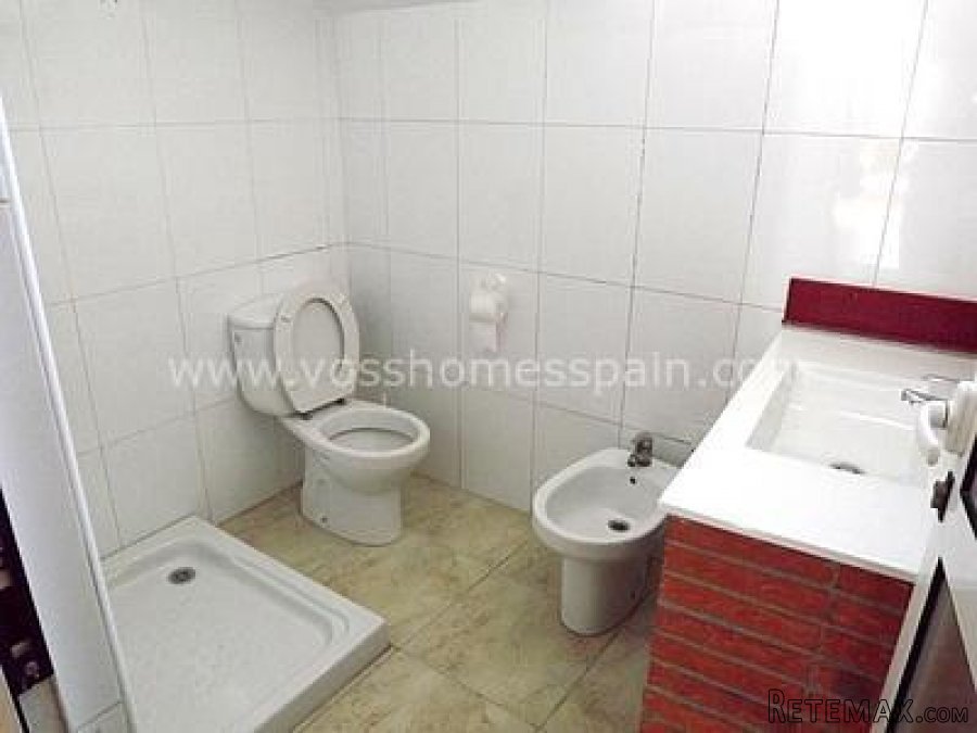 Large 4 bedroom, 2 bathroom, semi detached village house.. - 8