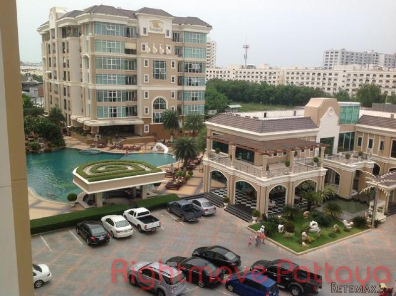 1 Bedroom Condo for sale in Central..