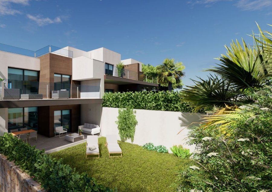 Benitachell is located close to all the services of Cumbre.. - 2