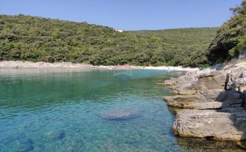 Istra, Kavran, negrađevinsko zemljište 1. red do mora