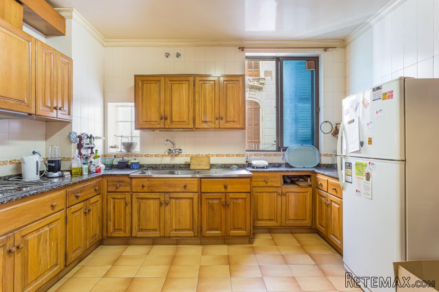 Magnificent apartment to renovate with project is located.. - 3
