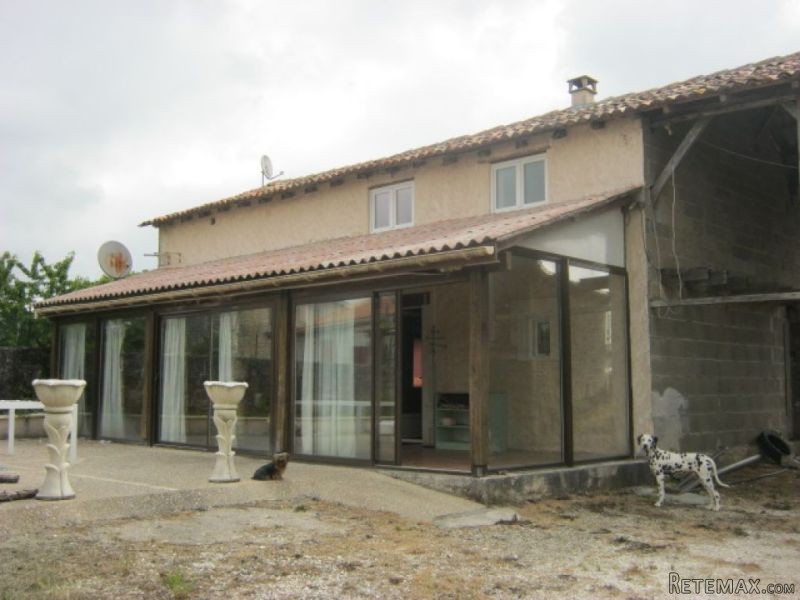 3 bedroom stone house near Villebois