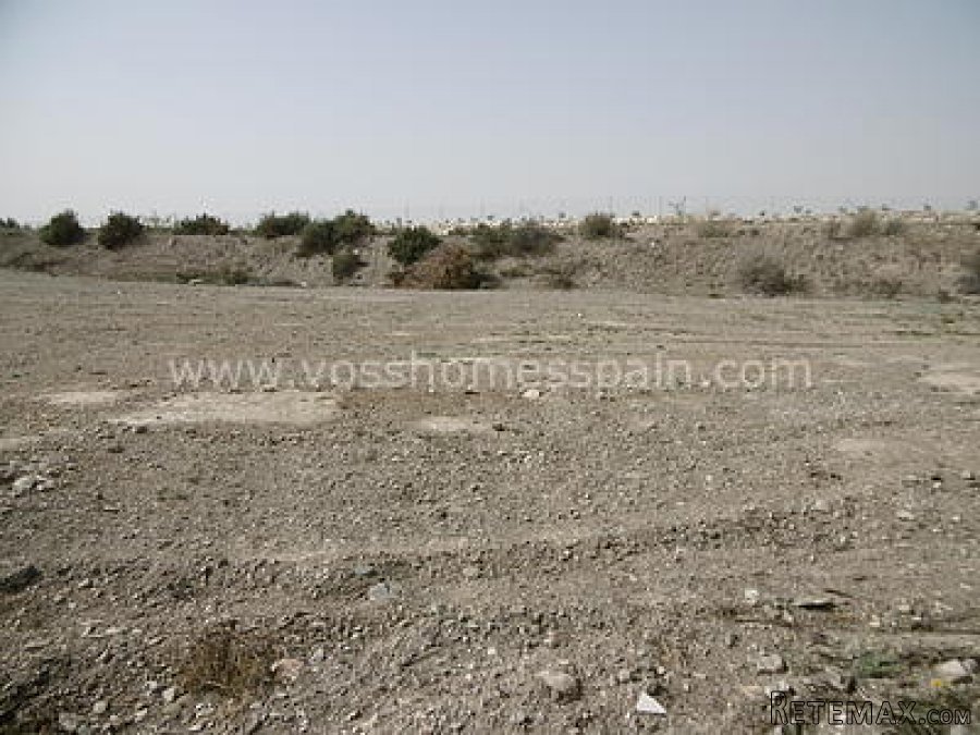 Two large plots of 801m2 = 50,000 and 550m2 = 40,000 or y.. - 6