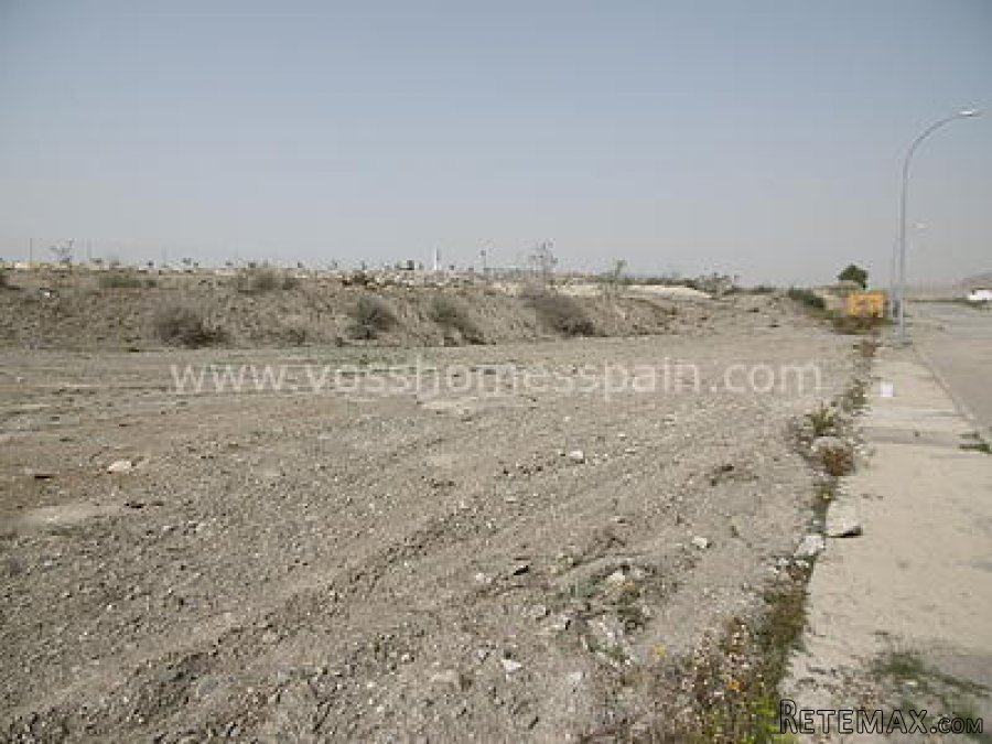 Two large plots of 801m2 = 50,000 and 550m2 = 40,000 or y.. - 7