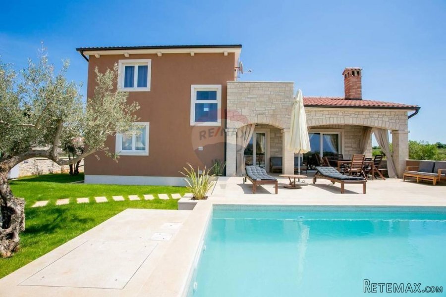Poreč okolica, kuća s bazenom i pogledom na more