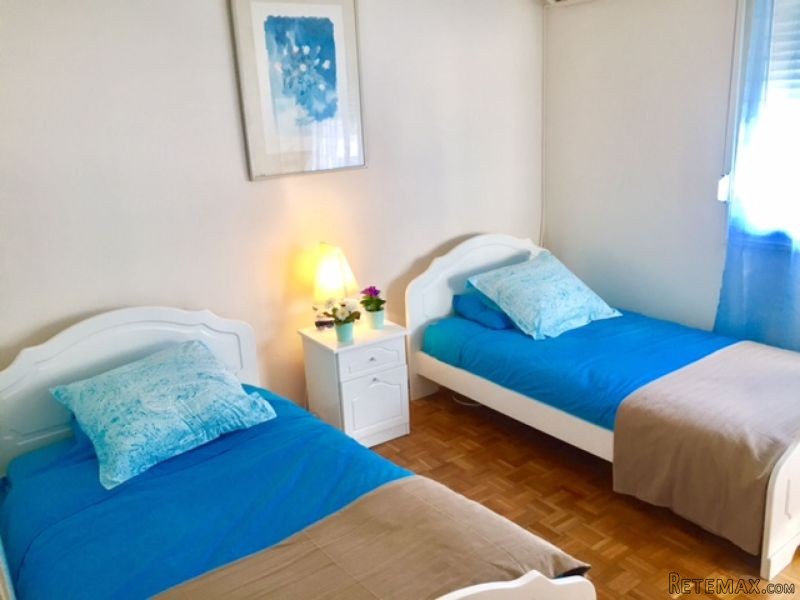 Large 2 bed flat on the beach - 2