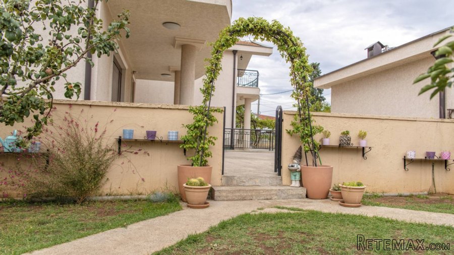 2 luksuzne kuce i treca kuca apartman - 2
