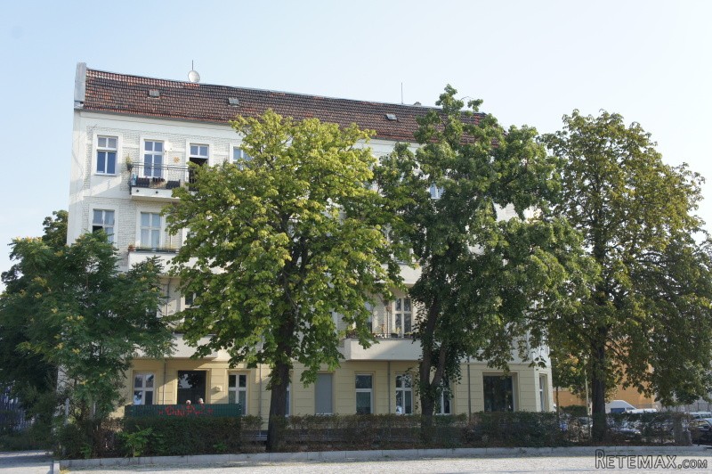 Apartment Building in a Prime Spree.. - 2