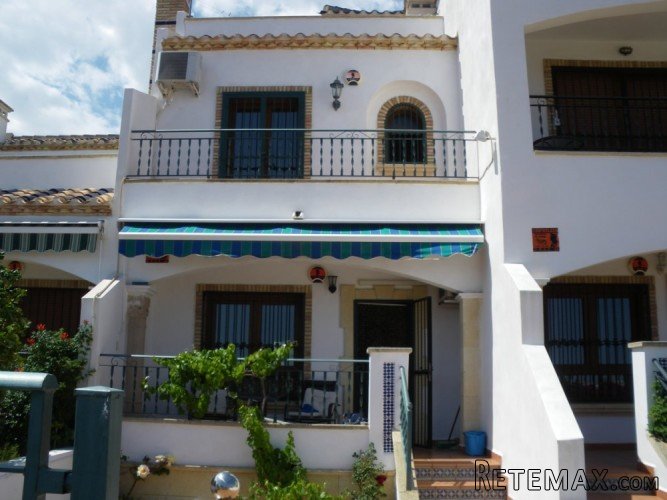 SophiaTownhouse Property Type: 2 Bedrooms,1.5 Bathrooms..