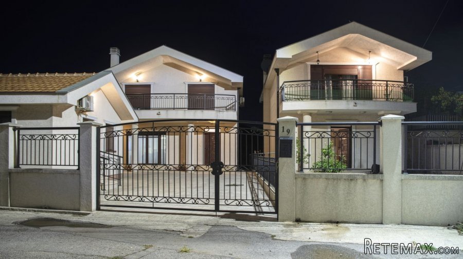 2 luksuzne kuce i treca kuca apartman - 3