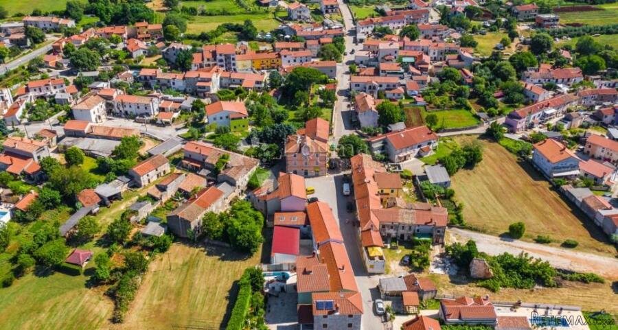 Oranica obrasla šumom, Marčana, 11.600 m² - 3