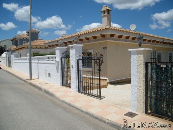 A lovely example of a Three Bedroom Detached villa with..