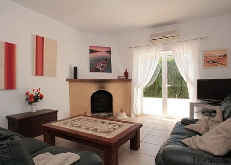 4 Bedrooms - Villa - For Sale - 2