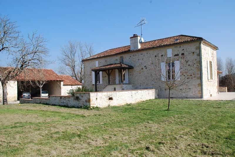 Handsome Country Property With Guest..
