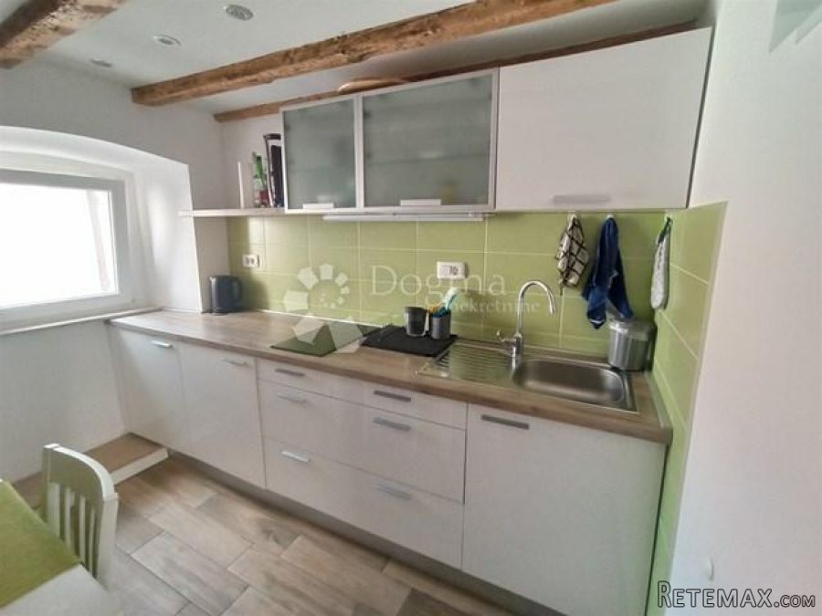 NOVOUREĐENI Apartman Baška stara jezgra - 2