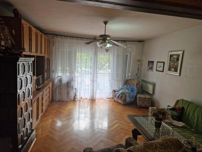 TROGIR - STAN U PRIZEMLJU S DVIJE SPAVAĆE SOBE - 2