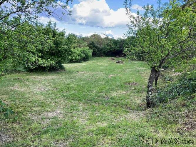 Prodaje se građevinsko zemljište, 1137 m2, Kanfanar - 3