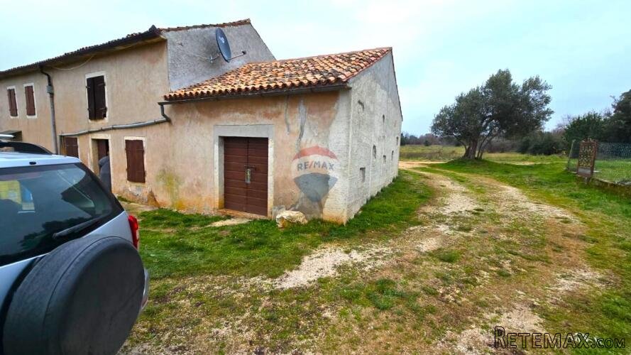 Rovinj, kuća + 2 pomoćna objekta na 4800 m2 okućnice - 3