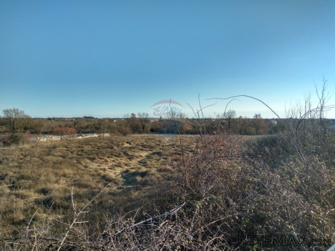 Istra, Kanfanar -građevinsko zemljište 4178m2 za... - 2