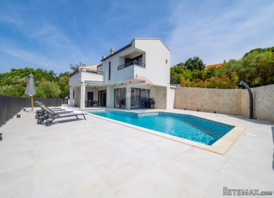 KRK-Villa s bazenom-160m2-500m od mora - 4