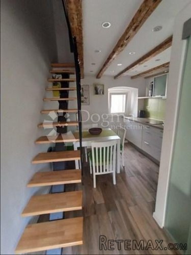 NOVOUREĐENI Apartman Baška stara jezgra - 5
