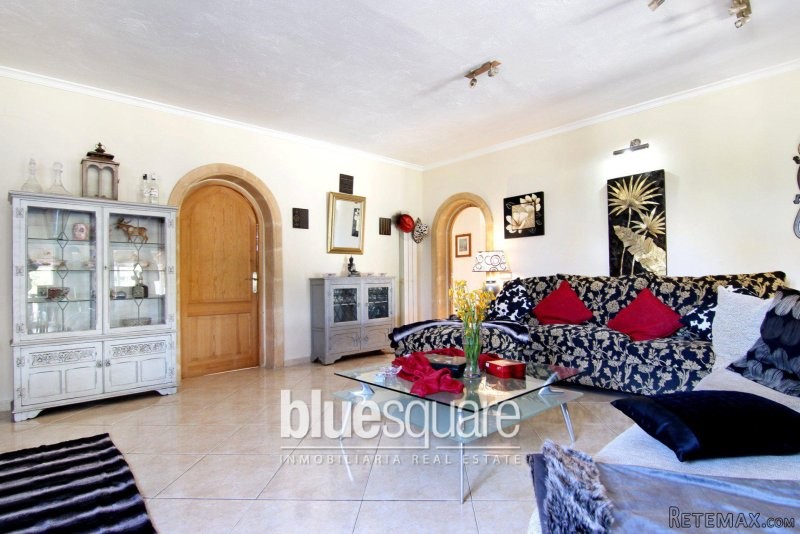 Stunning country house with stables - 2