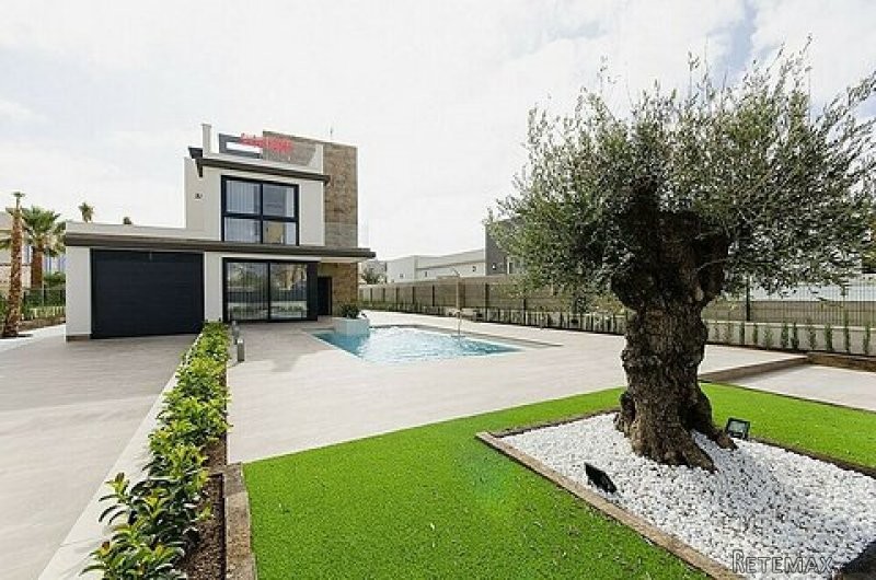 LUXURY 4 BED BEACHSIDE VILLAS WITH..
