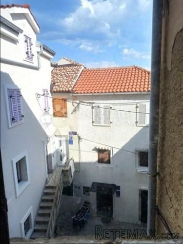 NOVOUREĐENI Apartman Baška stara jezgra - 8