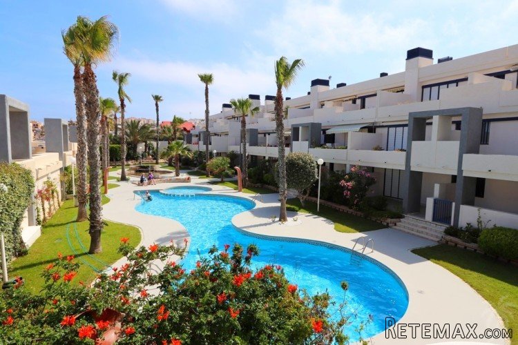 Beautiful first line, ground floor apartment for sale..