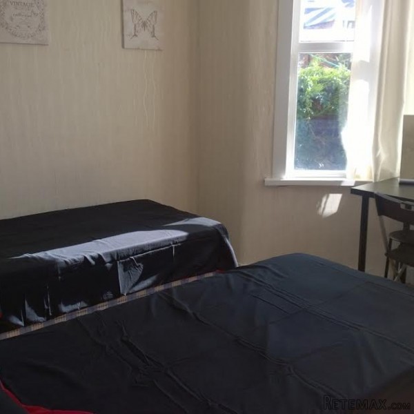 Large Twin Bedroom In A Property With.. - 2