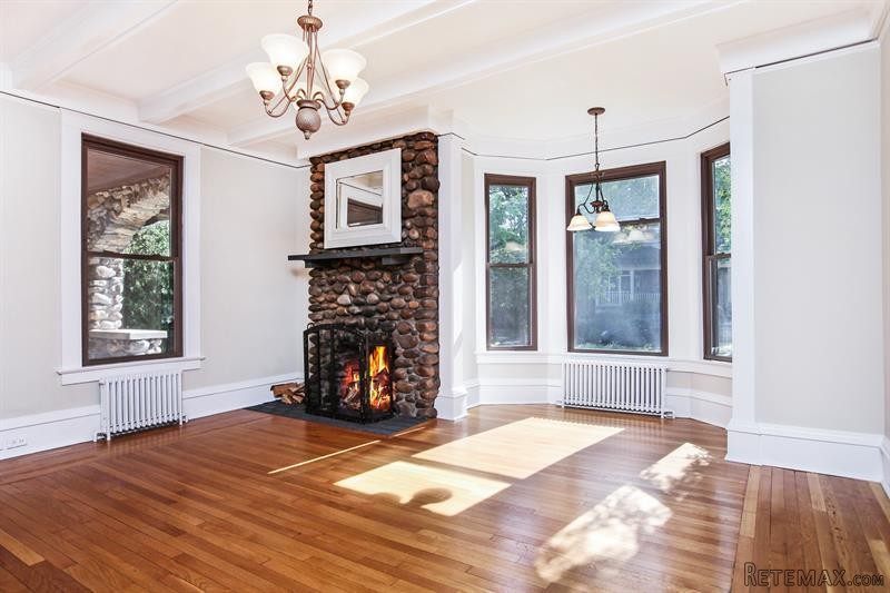 3 bedroom House For Sale: 129.. - 2