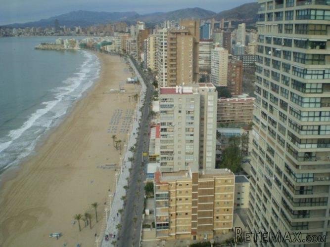 APARTAMENTO EN PRIMERA LINEA EN BENIDORM.