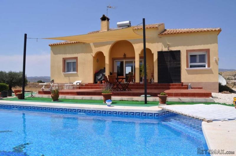 Beautiful villa in La Zarza with pool..